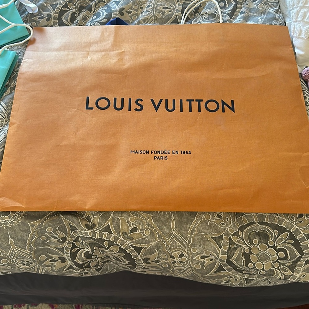 Large Louis Vuitton shopping bag